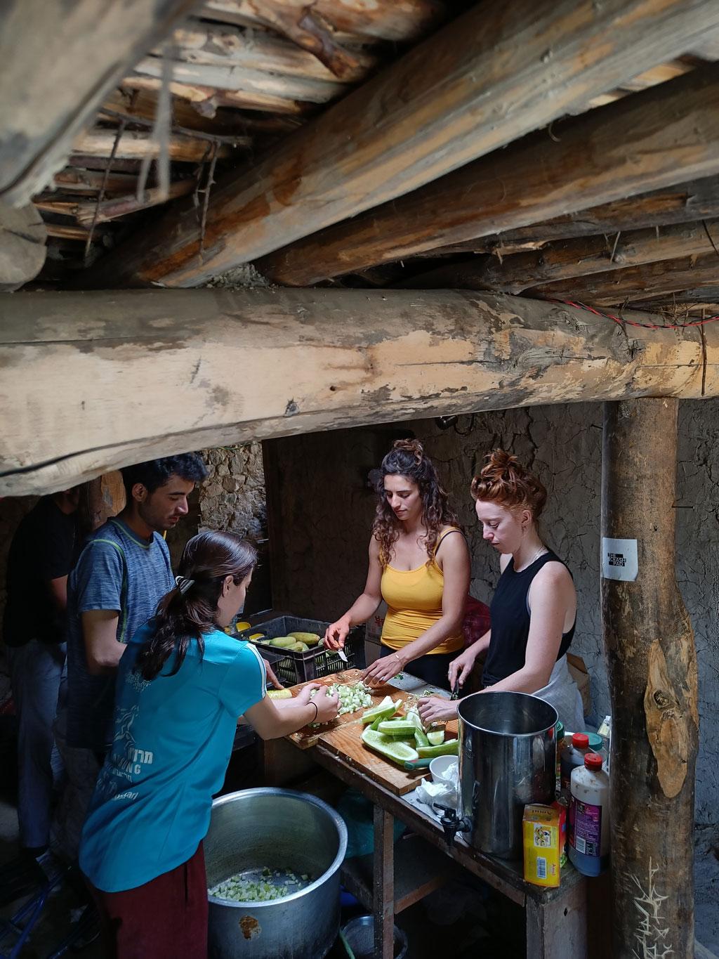 Community kitchen
